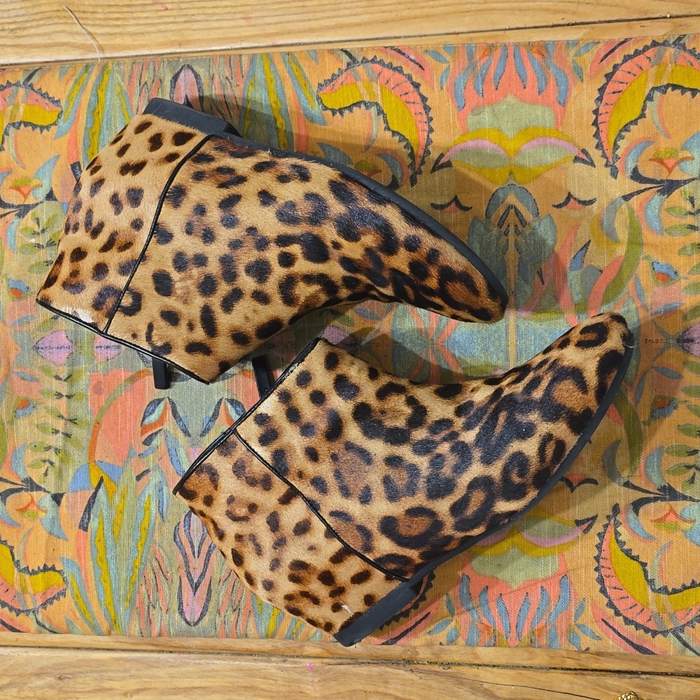 NINE WEST towsley leopard bootie